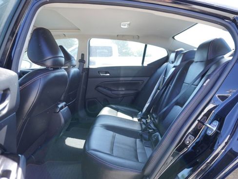 Used 2023 Nissan Altima 2.5 SR w/ SR Premium Package AWD/4WD image 4