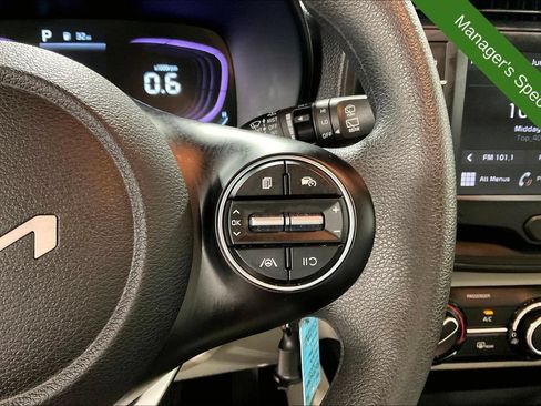 Used 2025 Kia Soul LX w/ LX Technology Package FWD image 25
