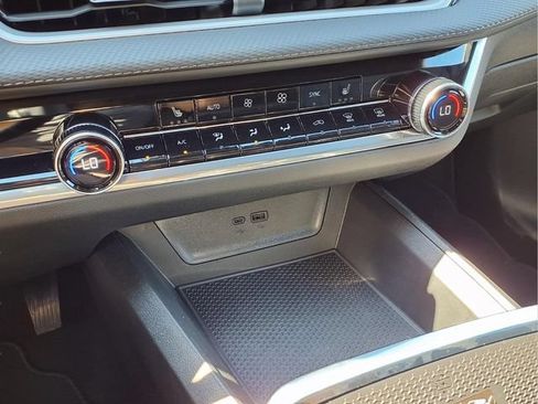New 2026 Chevrolet Equinox LT w/ Convenience Package II FWD image 8