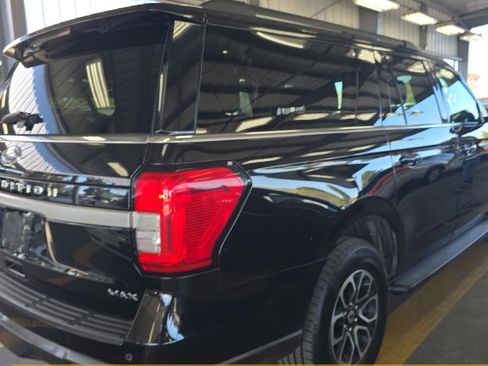 Used 2024 Ford Expedition Max XLT image 2