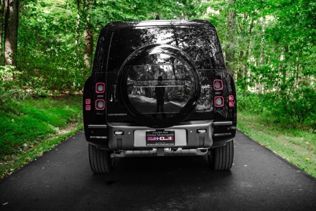 Used 2024 Land Rover Defender 130 X AWD/4WD image 5