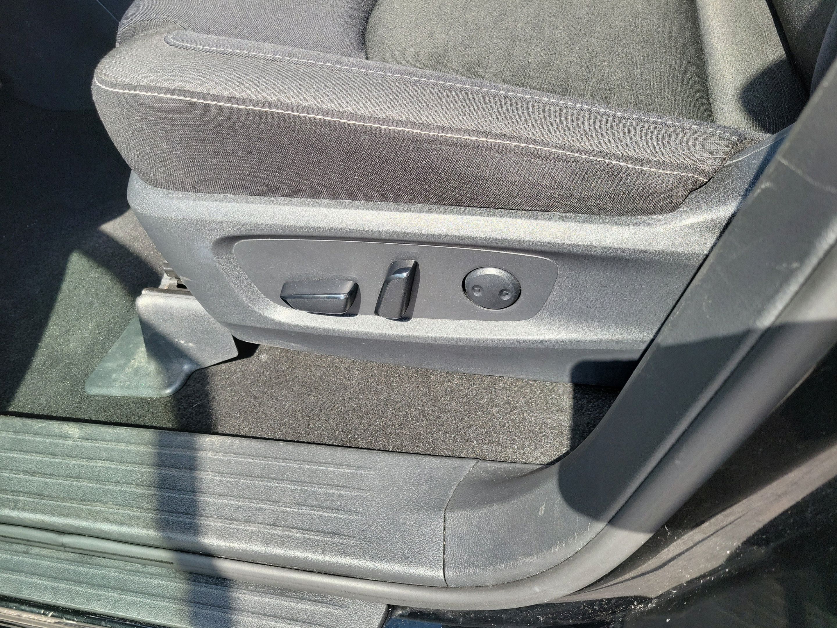 Certified 2024 Nissan Pathfinder SV FWD image 20