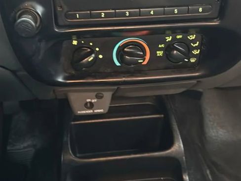 Used 2005 Ford Ranger STX image 17