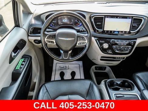 Used 2021 Chrysler Pacifica Touring-L FWD image 55