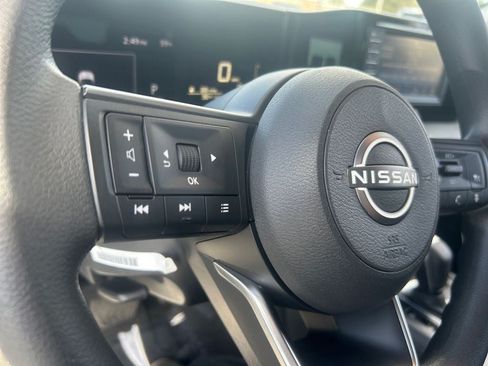 Used 2025 Nissan Kicks S AWD/4WD image 23