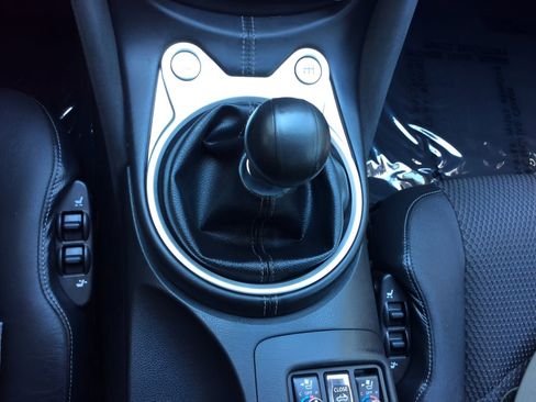 Used 2015 Nissan 370Z Touring Sport RWD image 26