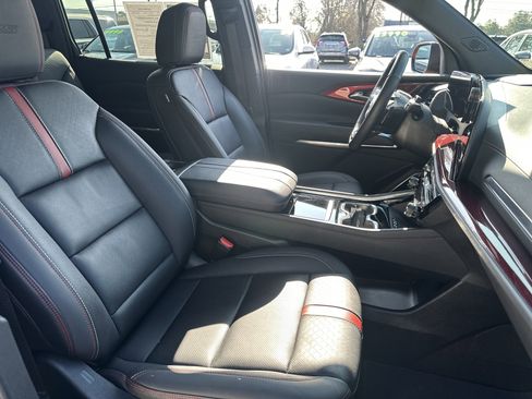 Used 2024 Chevrolet Traverse RS image 13