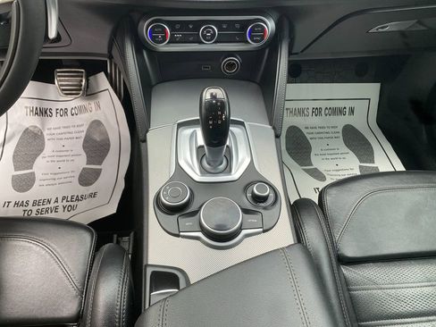 Used 2018 Alfa Romeo Stelvio Ti Sport image 22