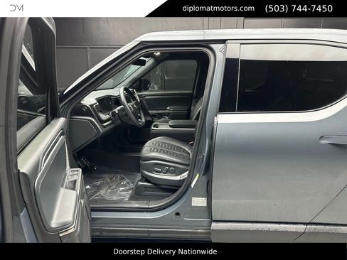 Used 2023 Rivian R1T Adventure image 14