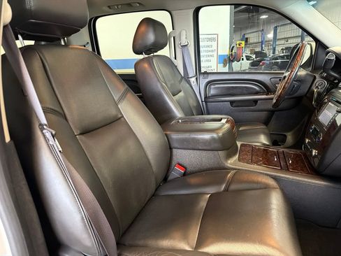 Used 2014 GMC Yukon XL Denali AWD/4WD image 31