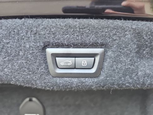 Used 2025 BMW 530i xDrive image 14