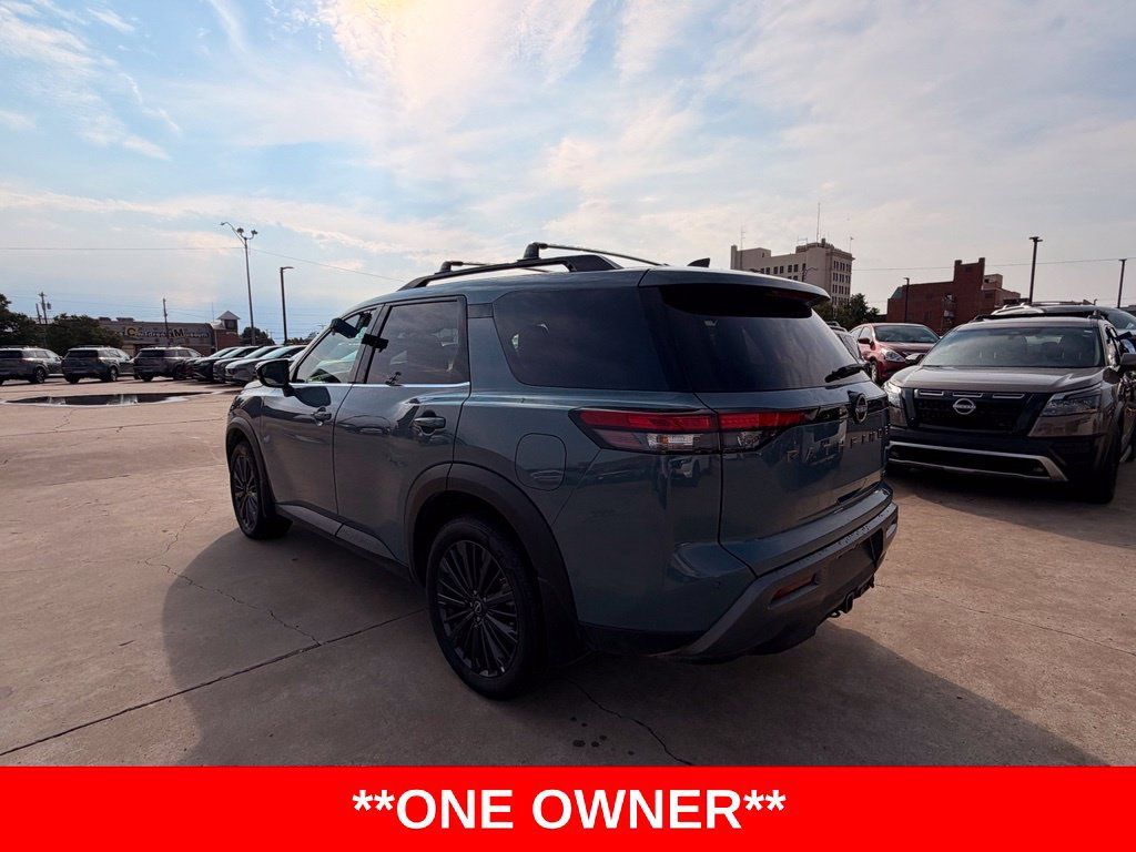 Certified 2026 Nissan Pathfinder SL w/ SL Premium Package FWD image 3