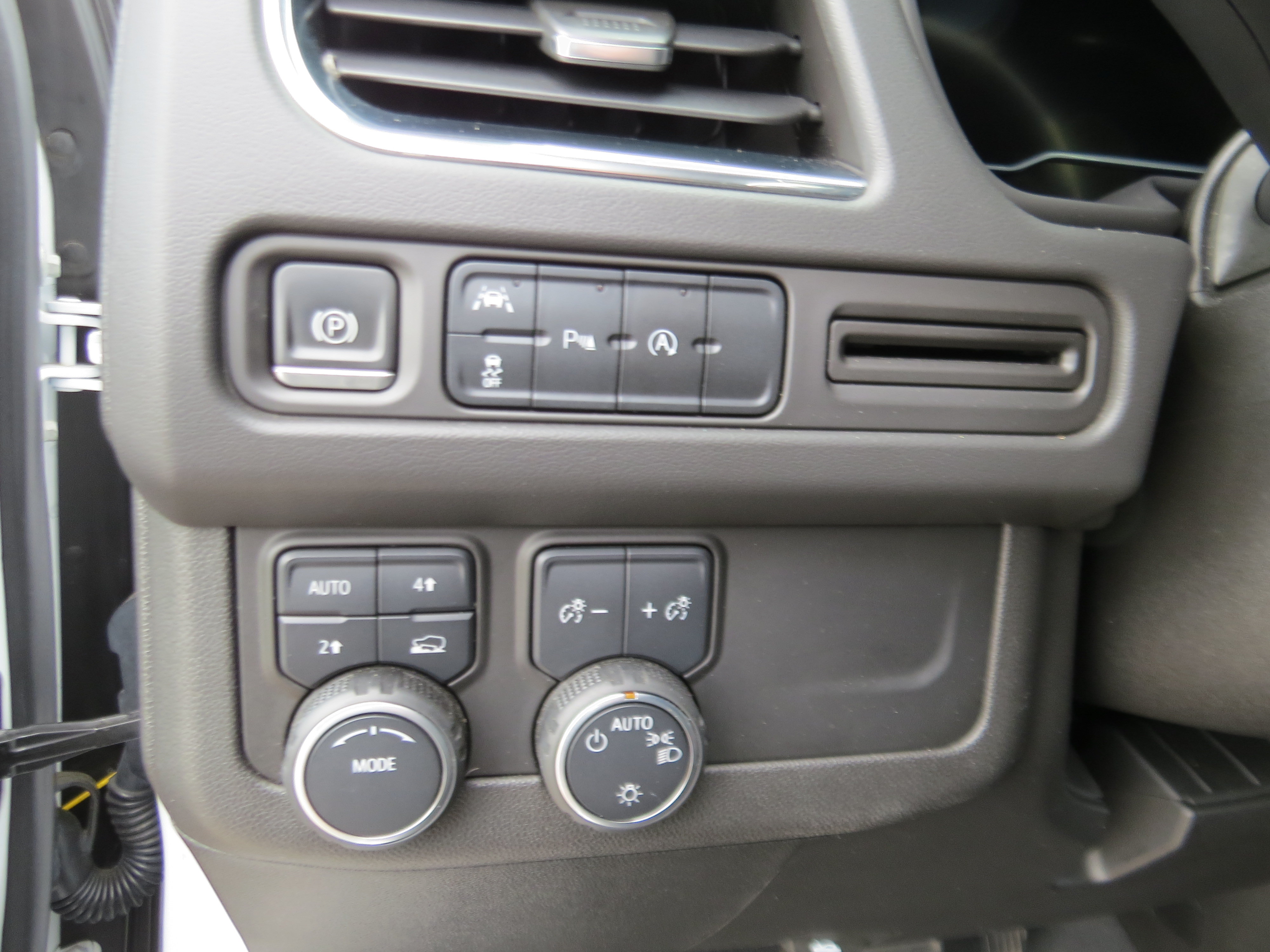 Used 2023 Chevrolet Tahoe RST AWD/4WD image 25
