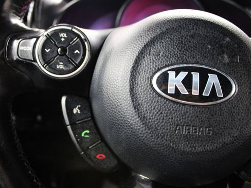 Used 2014 Kia Soul ! w/ Sun & Sound Package FWD image 17