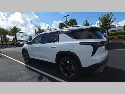 New 2027 Chevrolet Traverse LT w/ Sun and Wheel Package FWD image 23