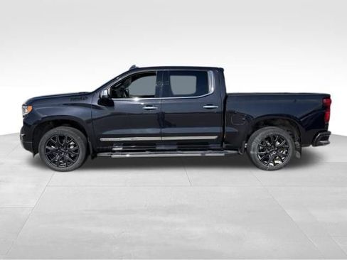 Used 2023 Chevrolet Silverado 1500 High Country w/ High Country Premium Package AWD/4WD image 2