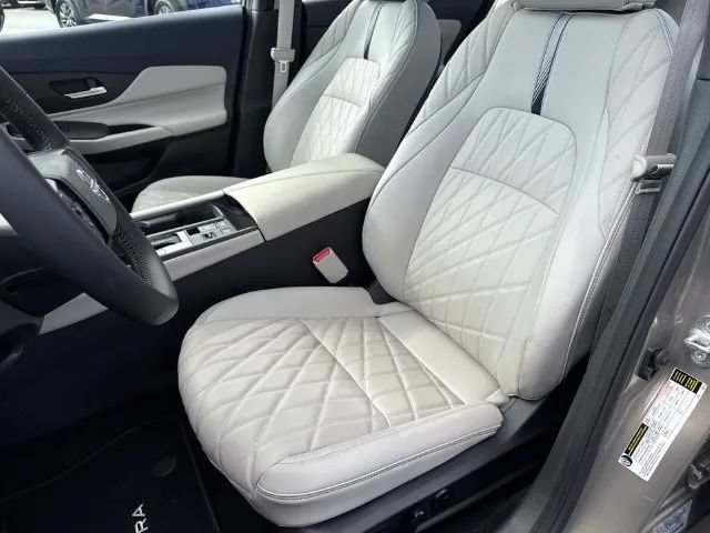 Used 2026 Nissan Sentra SL w/ Floor Mat Package FWD image 30