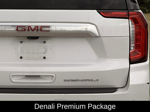 Used 2021 GMC Yukon XL Denali w/ Denali Premium Package RWD image 5