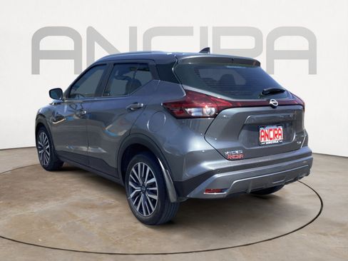 Used 2022 Nissan Kicks SV image 12