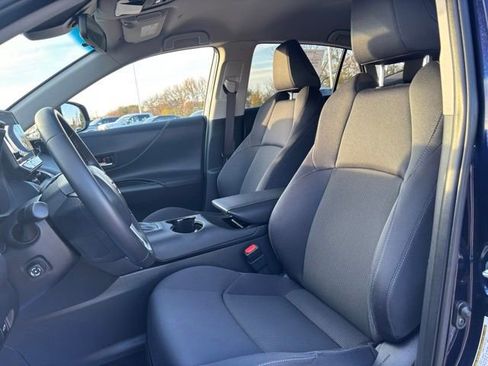 Used 2023 Toyota Venza LE image 17