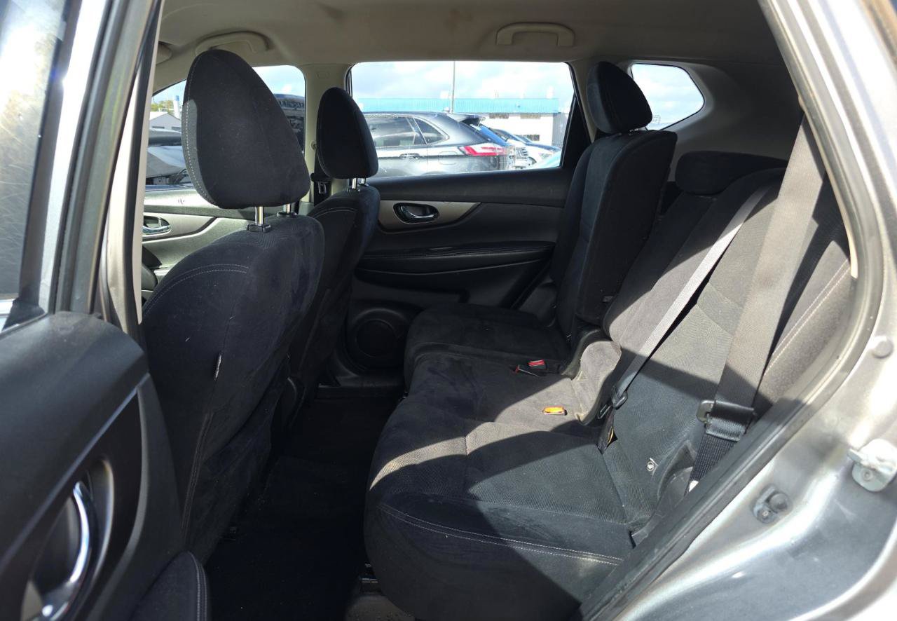 Used 2016 Nissan Rogue S FWD image 15