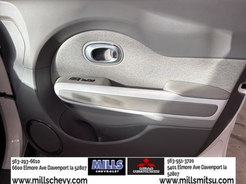 Used 2016 Kia Soul EV image 17