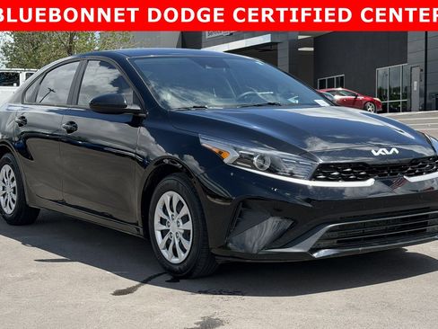 Used 2024 Kia Forte LX FWD image 3