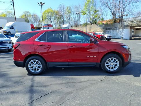 Used 2023 Chevrolet Equinox LT AWD/4WD image 2