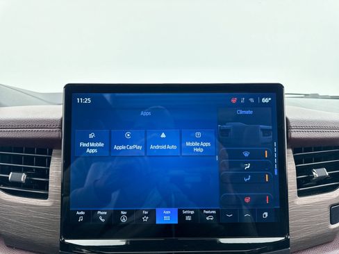 Used 2024 Ford Expedition Limited image 31