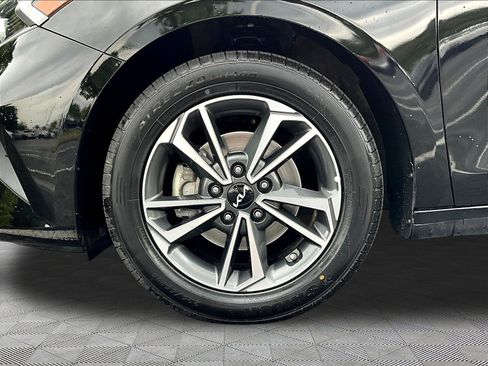 Used 2024 Kia Forte LXS FWD image 33