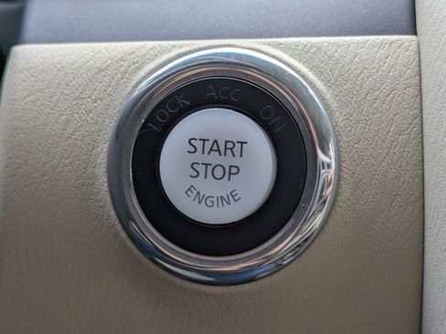 Used 2017 INFINITI QX80 Base w/ Driver Assistance Package image 30