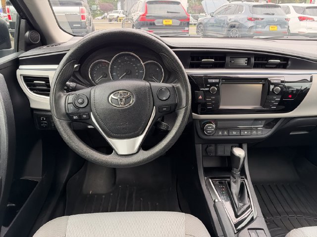Used 2016 Toyota Corolla LE FWD image 12