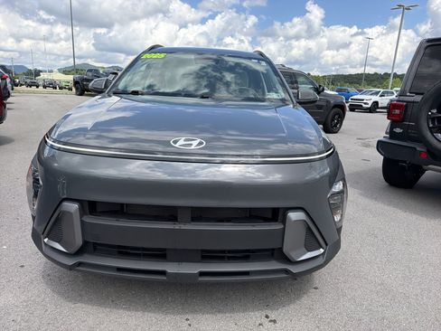 Used 2025 Hyundai Kona SEL AWD/4WD image 2