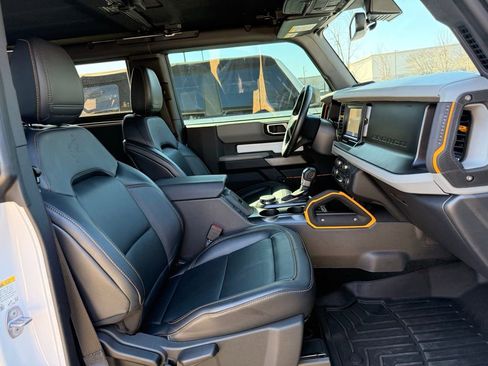 Used 2023 Ford Bronco Badlands w/ Sasquatch Package image 40