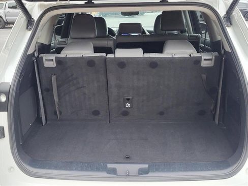 Used 2022 Toyota Highlander Limited image 4