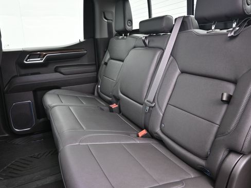 Used 2024 Chevrolet Silverado 1500 LT Trail Boss w/ Convenience Package II image 21