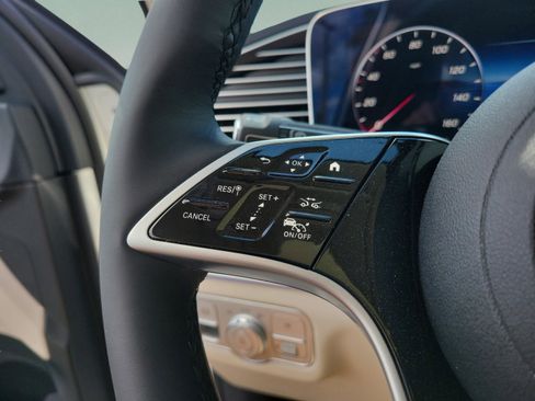 New 2026 Mercedes-Benz GLS 450 4MATIC image 31