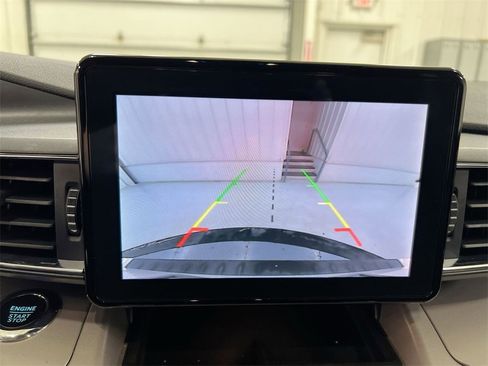 Used 2023 Ford Explorer XLT w/ Equipment Group 202A image 14