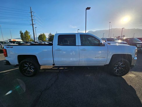 Used 2018 Chevrolet Silverado 1500 LT w/ Trailering Package AWD/4WD image 2