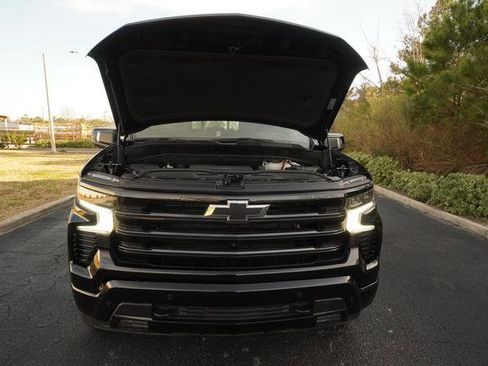 Used 2024 Chevrolet Silverado 1500 High Country w/ Midnight Edition image 9