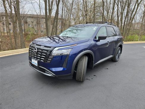 New 2026 Nissan Pathfinder SL w/ SL Premium Package AWD/4WD image 4