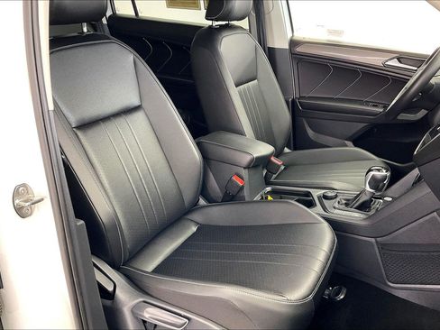 Used 2023 Volkswagen Tiguan SE AWD/4WD image 6