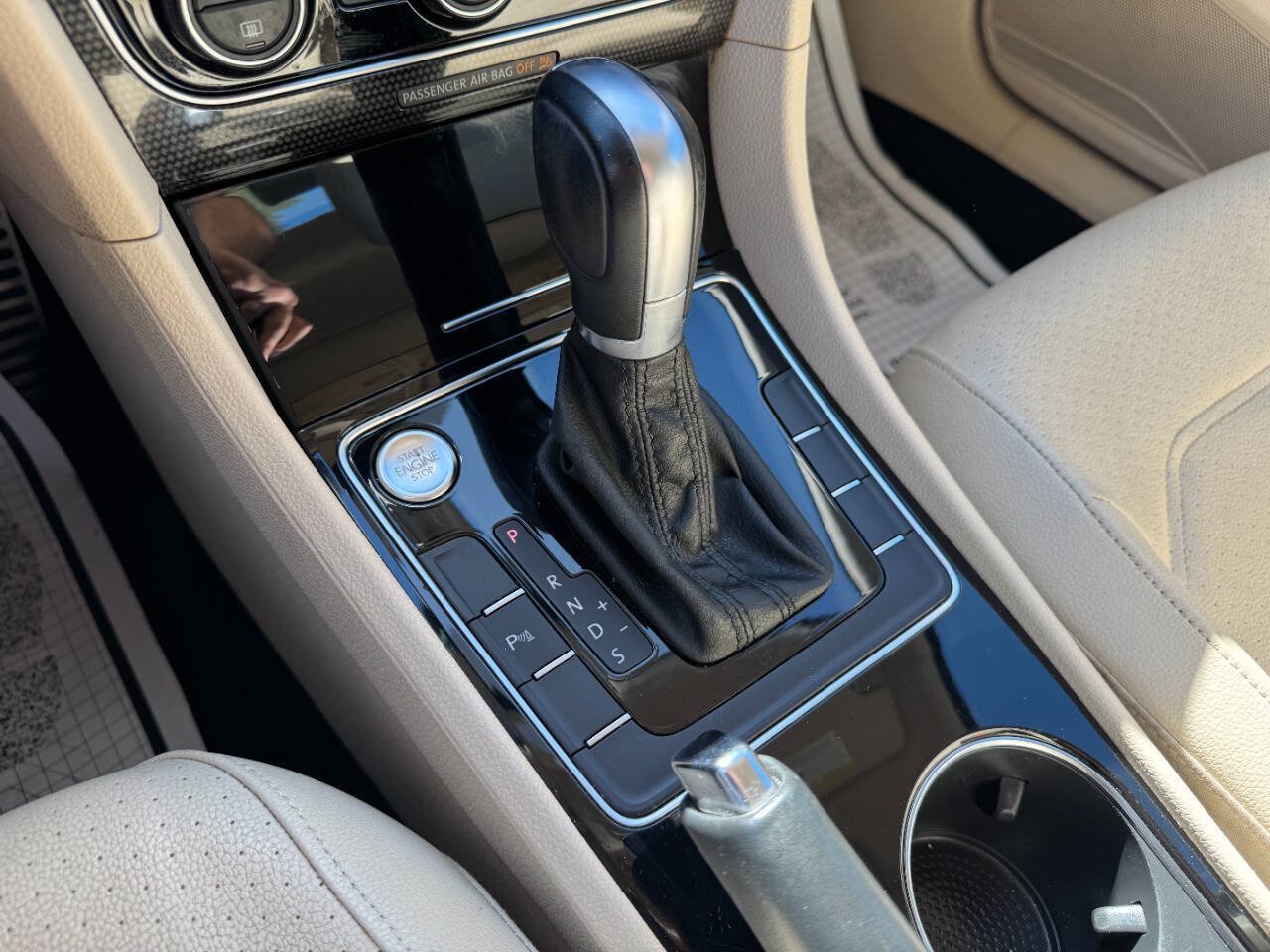 Used 2019 Volkswagen Passat 2.0T SE R-Line FWD image 19
