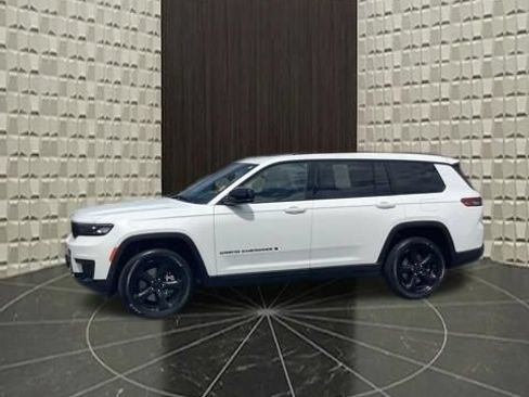 Certified 2023 Jeep Grand Cherokee L Altitude AWD/4WD image 14
