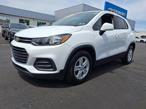 Used 2020 Chevrolet Trax LS w/ Tint and Cruise Package FWD image 1