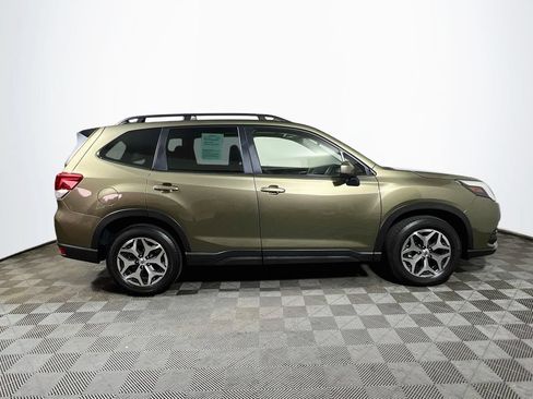 Used 2024 Subaru Forester Premium AWD/4WD image 8