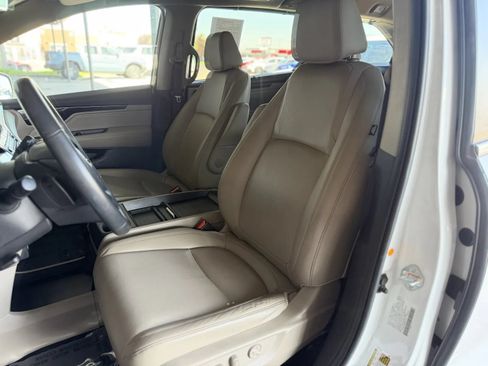 Used 2023 Honda Odyssey Touring image 14