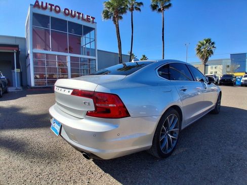 Used 2018 Volvo S90 T5 Momentum w/ Convenience Package image 5