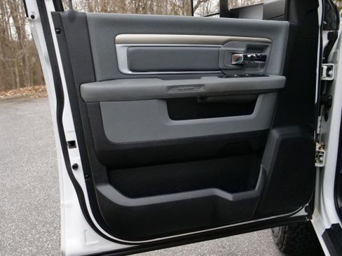 Used 2014 RAM 3500 Big Horn image 21