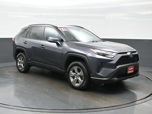 Used 2024 Toyota RAV4 XLE w/ Convenience Package AWD/4WD image 8